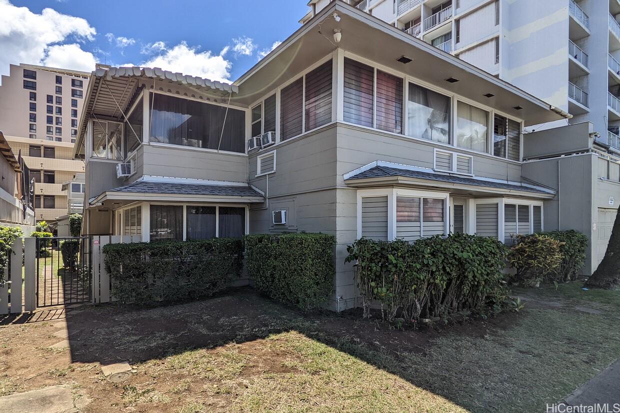 2517 Ala Wai Blvd Honolulu - Multi-family - photo 23 of 24