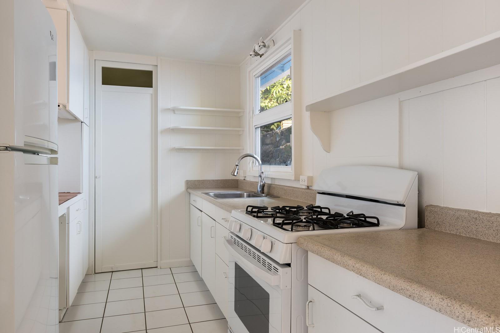 2519  Lai Road Palolo, Diamond Head home - photo 4 of 25
