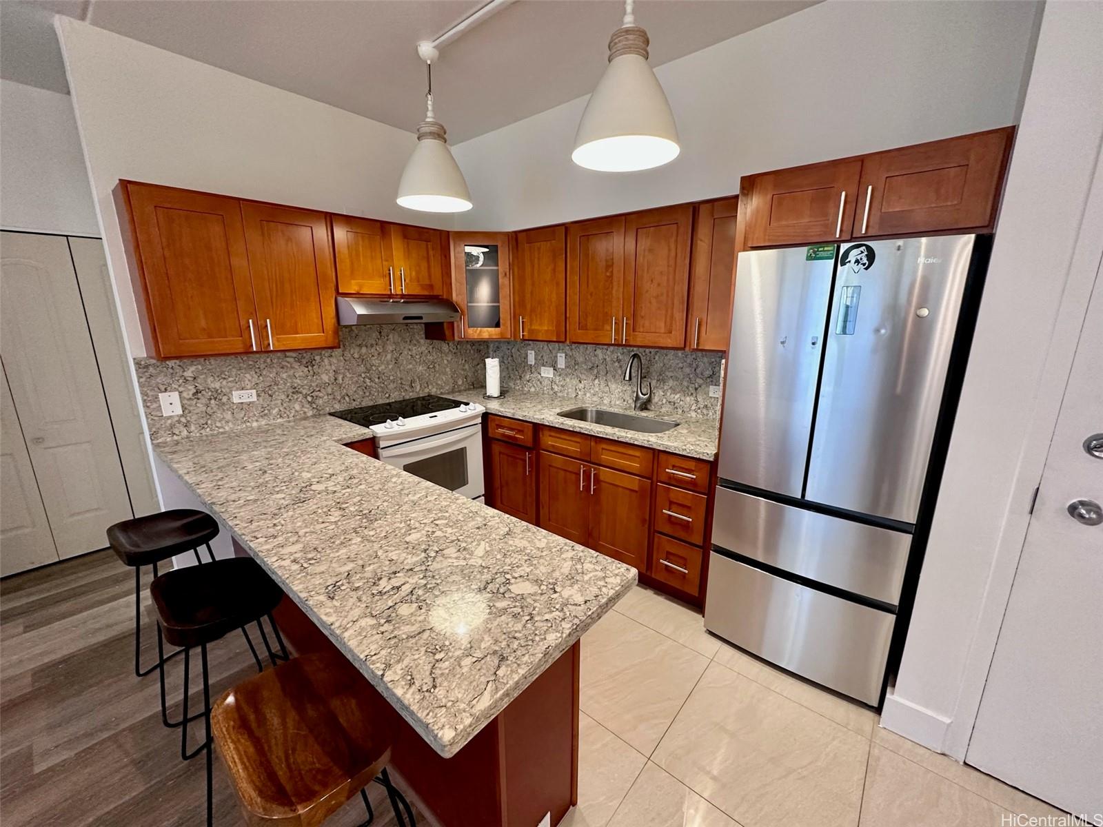 2522 Date St Honolulu - Rental - photo 3 of 6