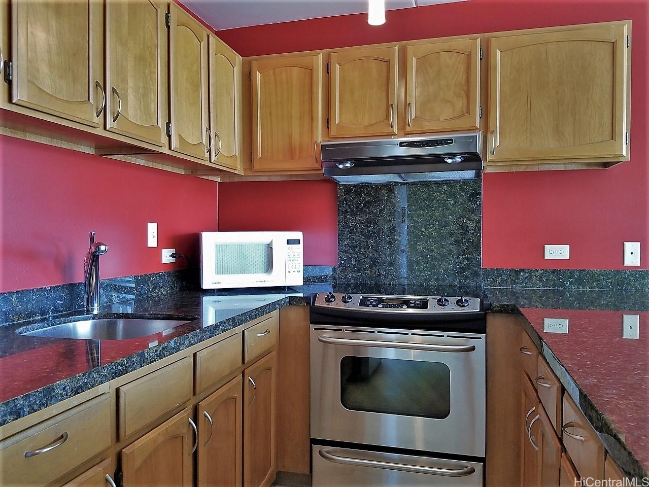 2522 Date St Honolulu - Rental - photo 4 of 10