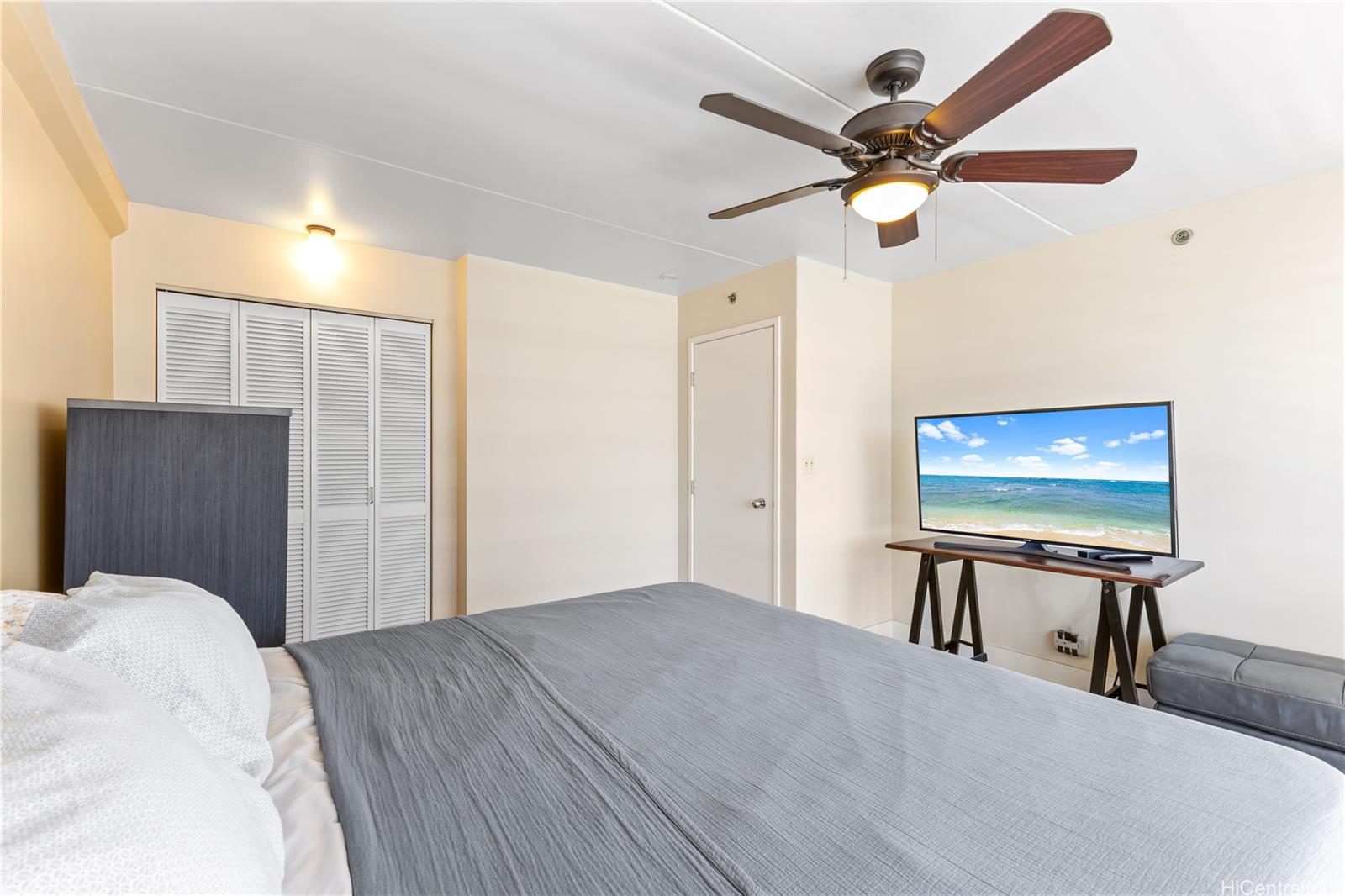 Iolani Regent condo # 1605, Honolulu, Hawaii - photo 12 of 17