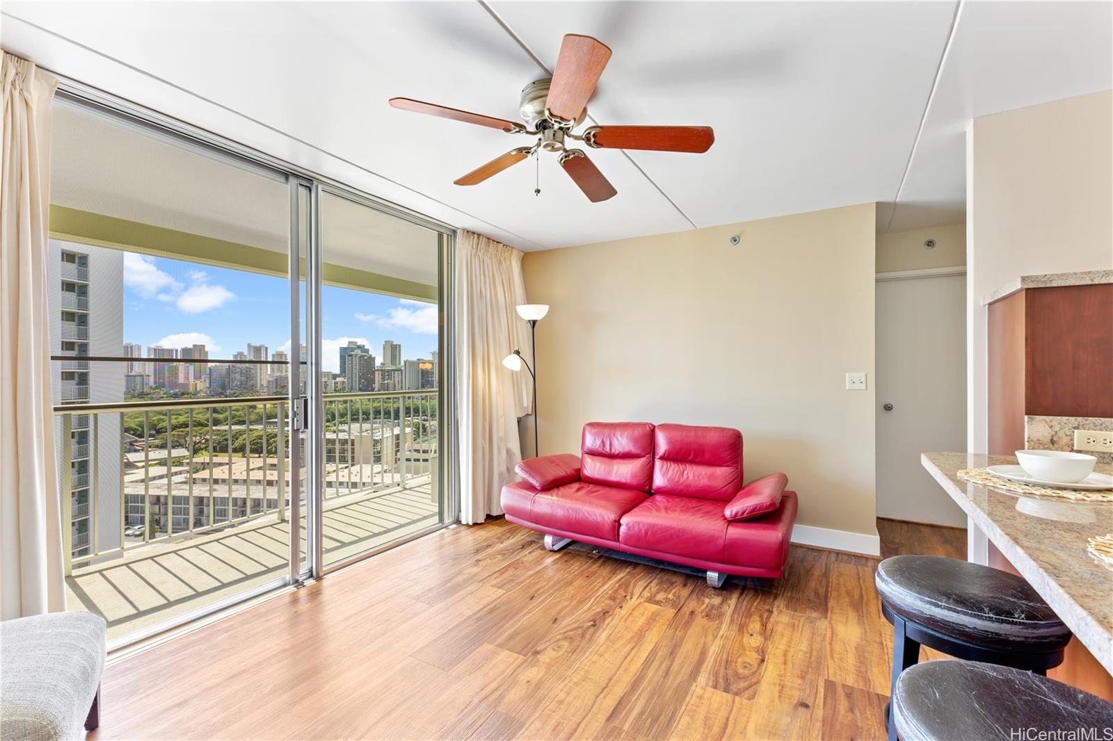 Iolani Regent condo # 1605, Honolulu, Hawaii - photo 4 of 17