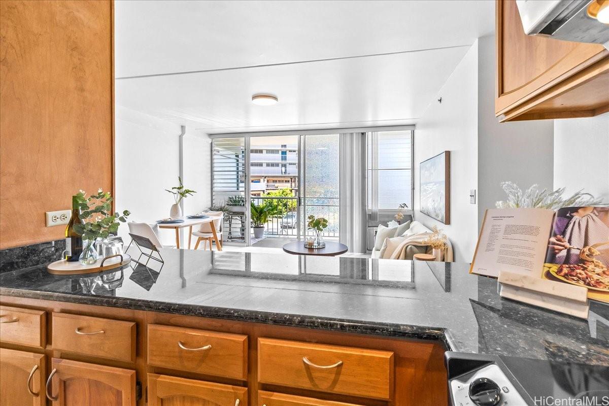 Iolani Regent condo # 304, Honolulu, Hawaii - photo 11 of 23