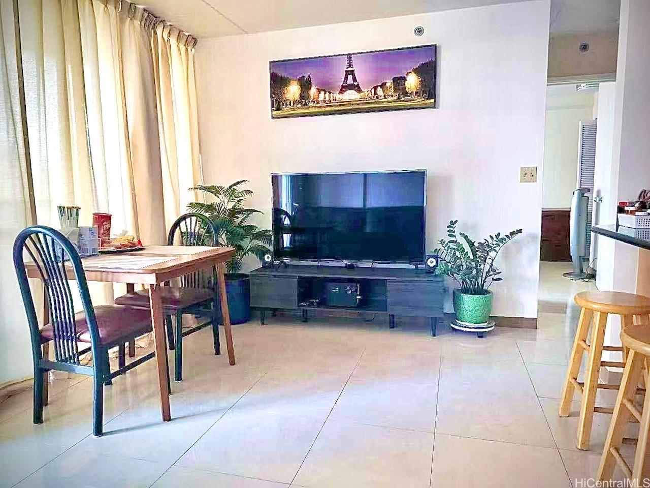 Iolani Regent condo # 505, Honolulu, Hawaii - photo 2 of 10