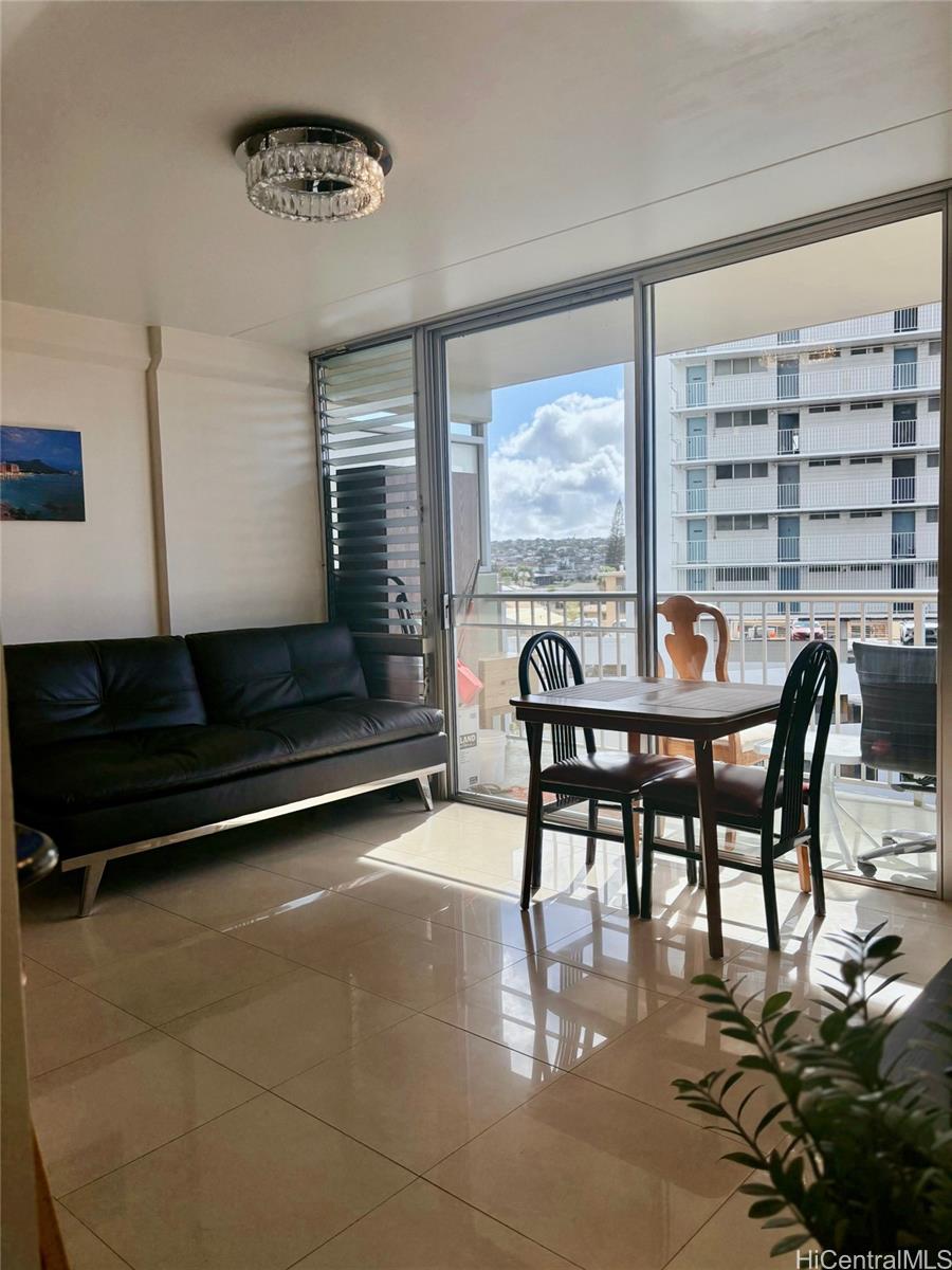 Iolani Regent condo # 505, Honolulu, Hawaii - photo 3 of 10