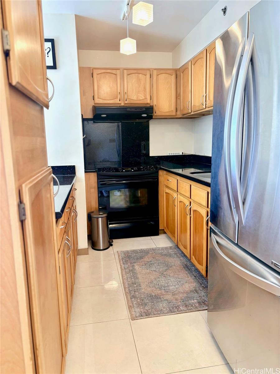 Iolani Regent condo # 505, Honolulu, Hawaii - photo 4 of 10