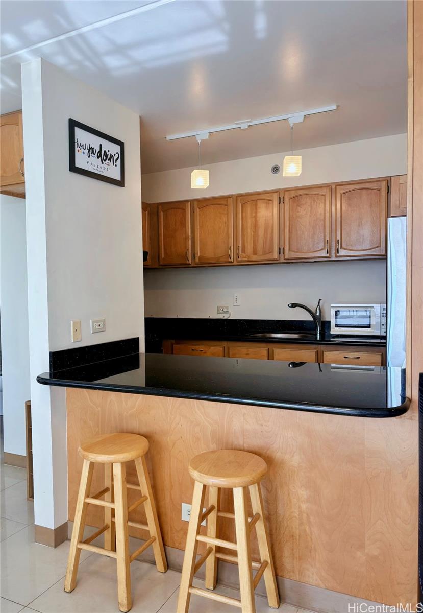 Iolani Regent condo # 505, Honolulu, Hawaii - photo 5 of 10