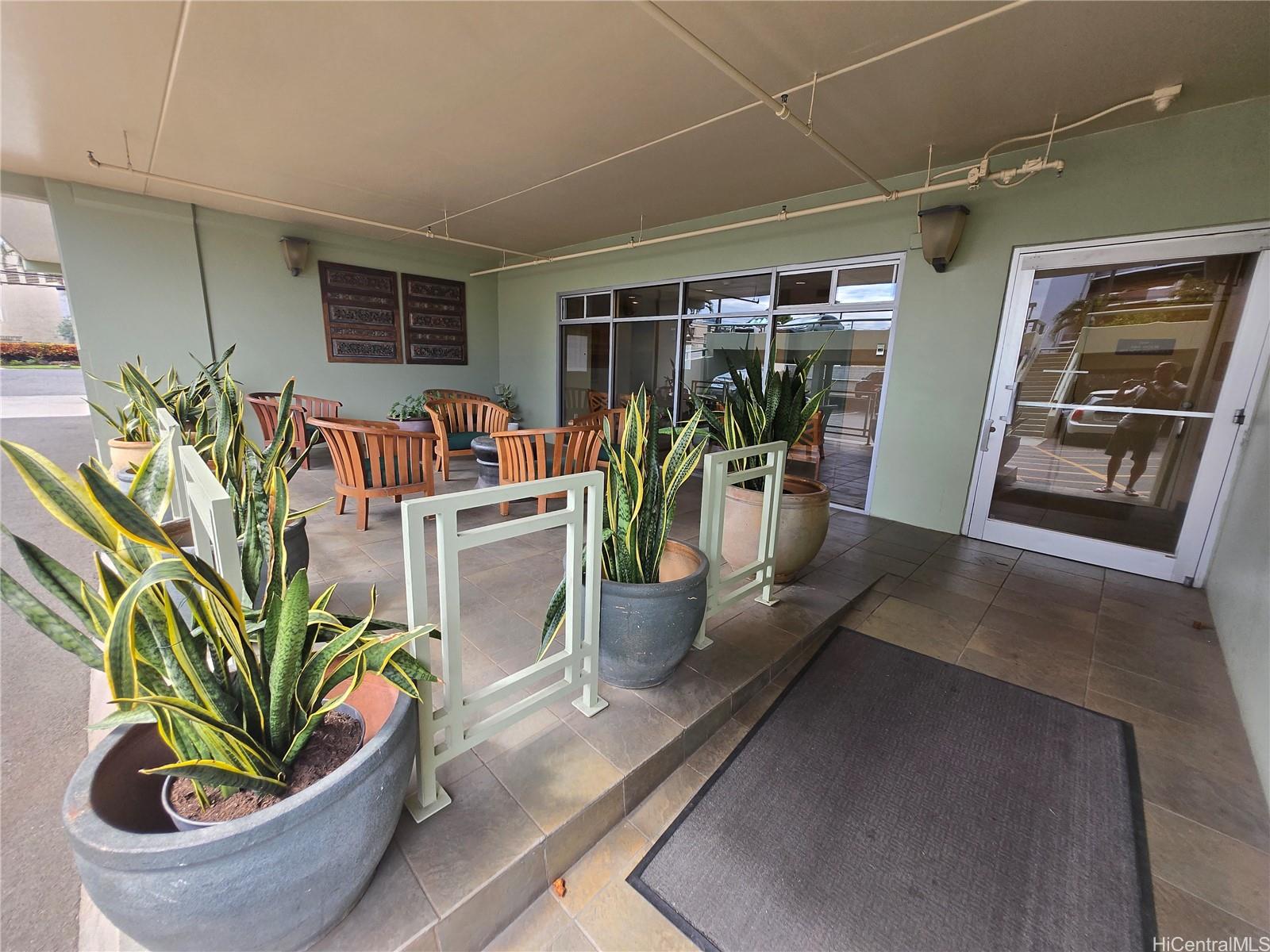 2522 Date St Honolulu - Rental - photo 2 of 18