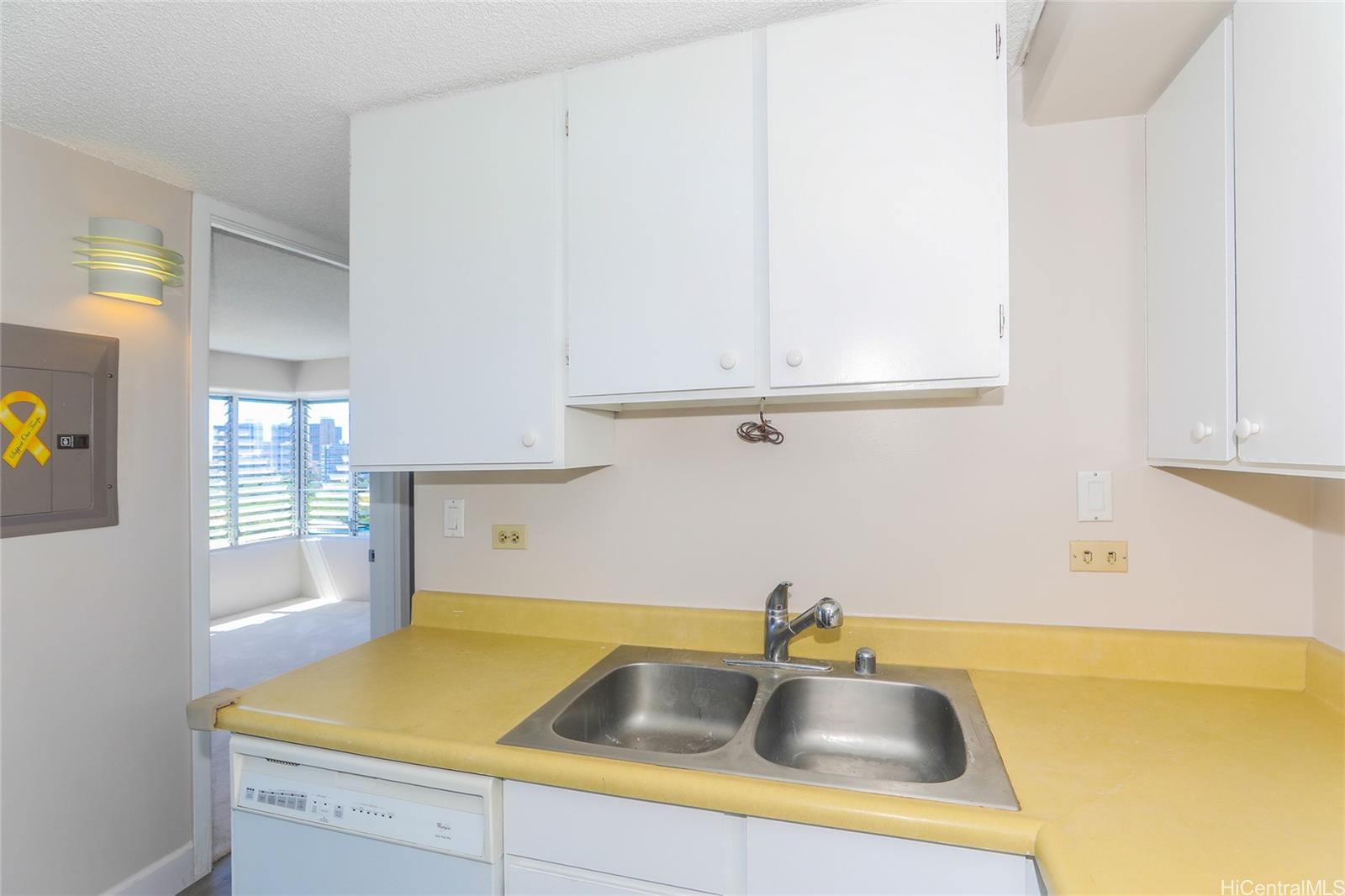 Regency Tower condo # 1501, Honolulu, Hawaii - photo 10 of 25