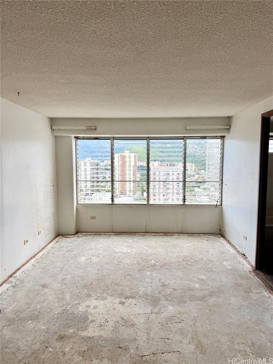 Regency Tower condo # 2503, Honolulu, Hawaii - photo 5 of 12