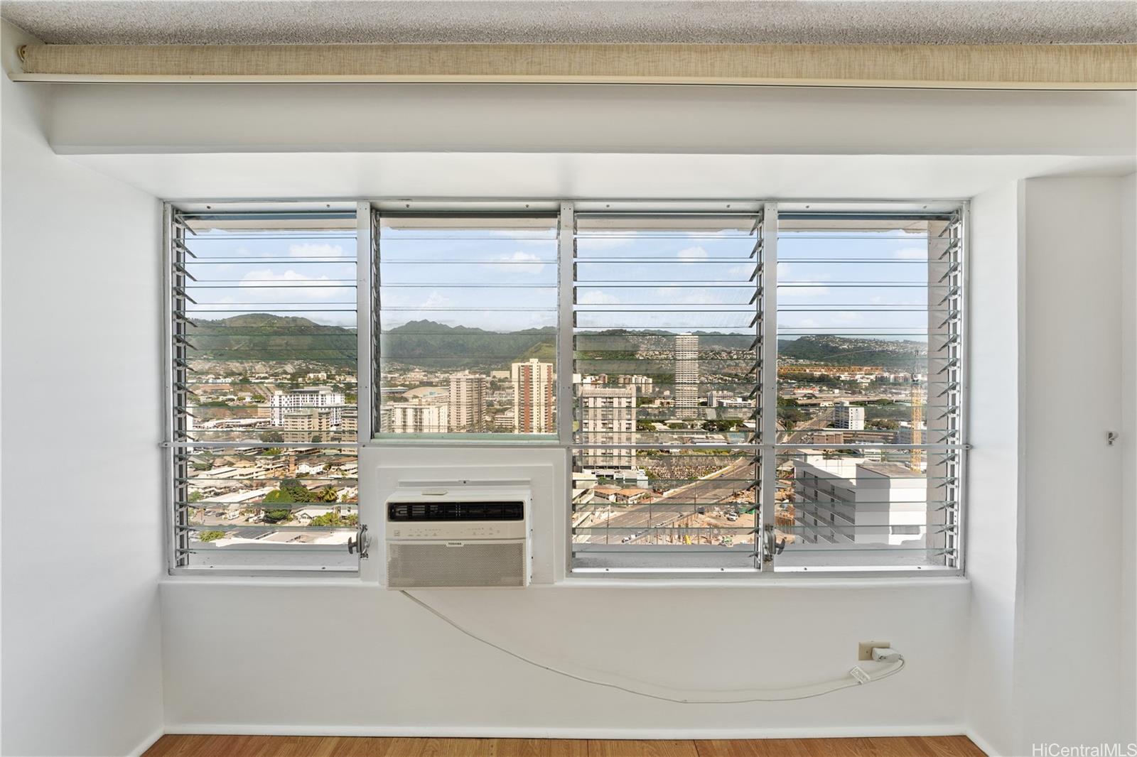 Regency Tower condo # 2704, Honolulu, Hawaii - photo 7 of 12