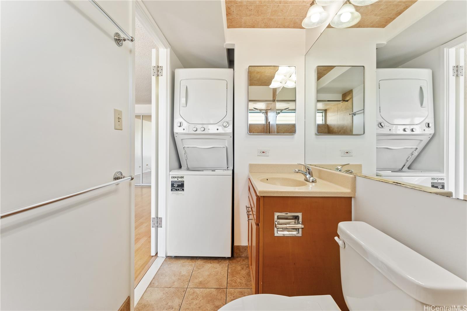 Regency Tower condo # 2704, Honolulu, Hawaii - photo 9 of 12