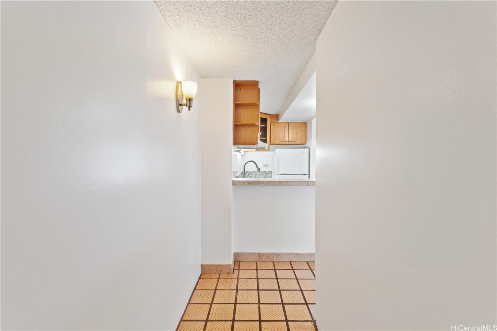 Regency Tower condo # 2704, Honolulu, Hawaii - photo 10 of 12