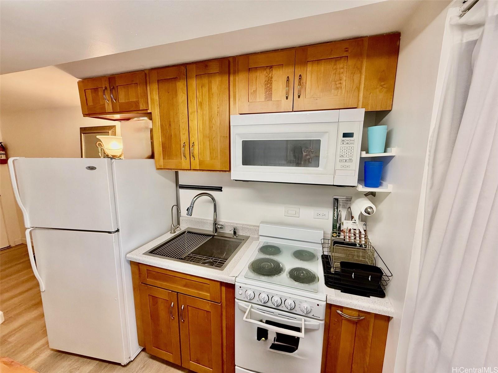 2525 Date St Honolulu - Rental - photo 3 of 4