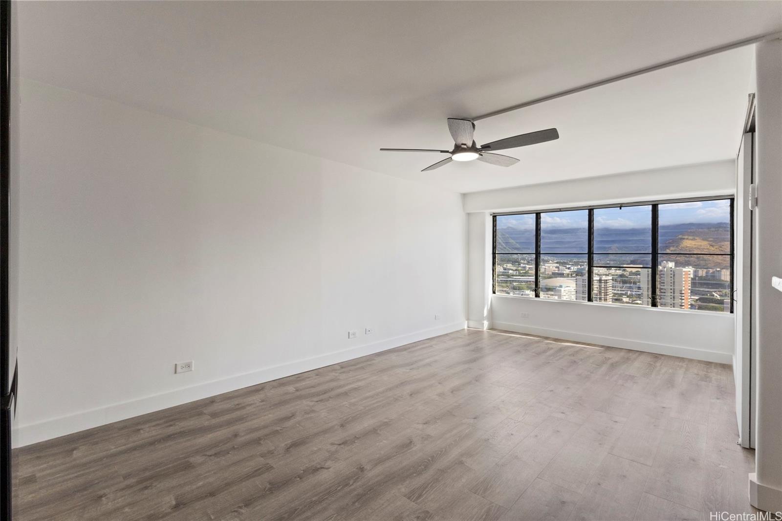 Regency Tower condo # 3203, Honolulu, Hawaii - photo 4 of 24