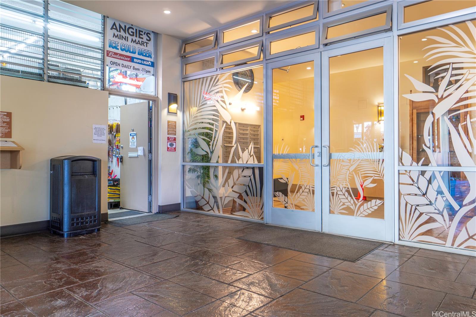 Regency Tower condo # 3401, Honolulu, Hawaii - photo 16 of 24