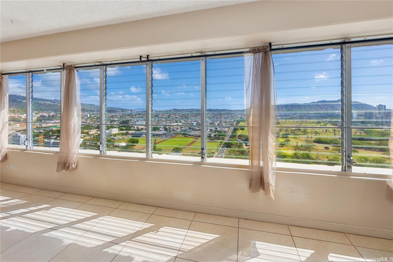 Regency Tower condo # 3401, Honolulu, Hawaii - photo 4 of 24