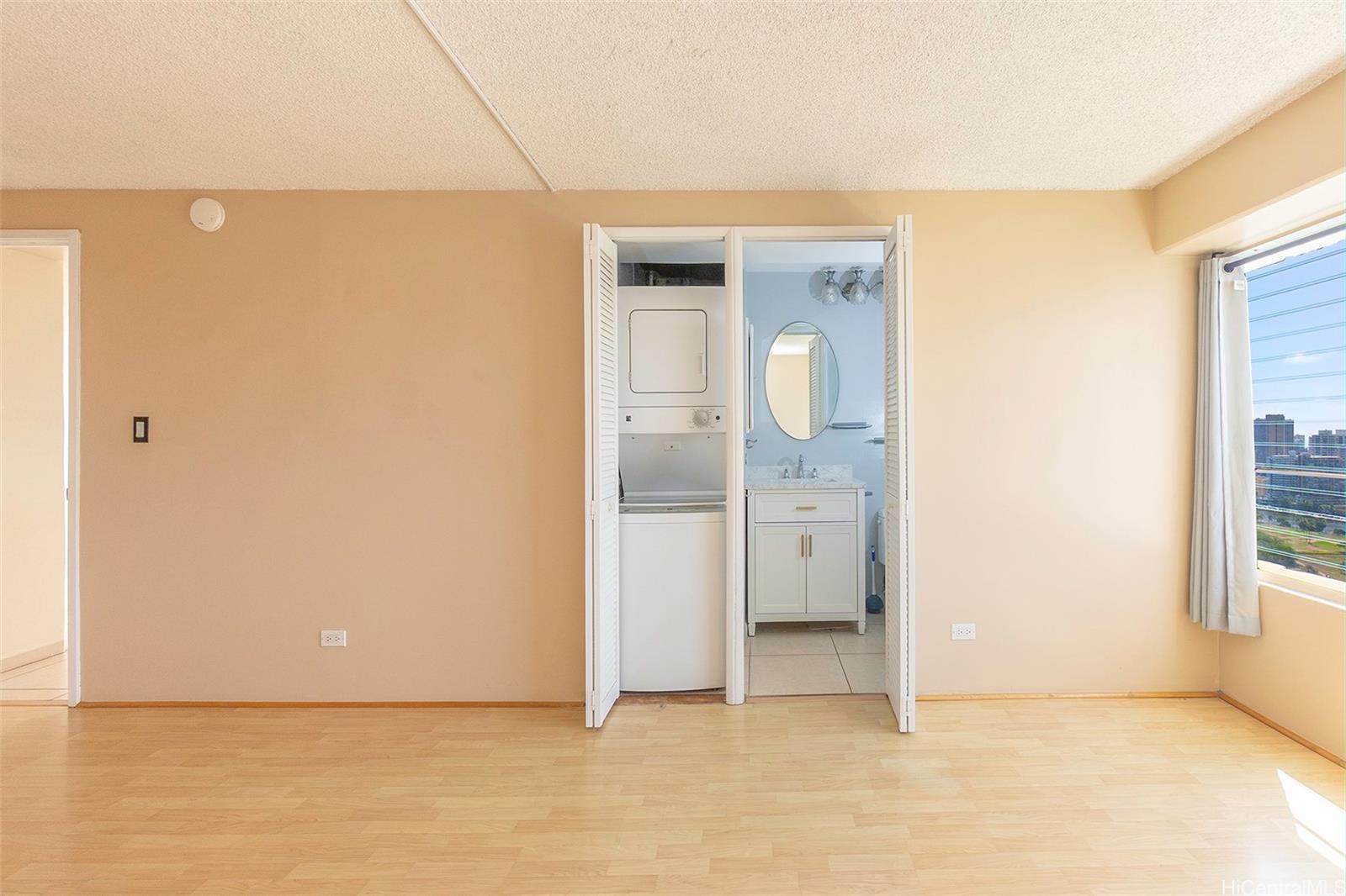 Regency Tower condo # 3401, Honolulu, Hawaii - photo 9 of 24