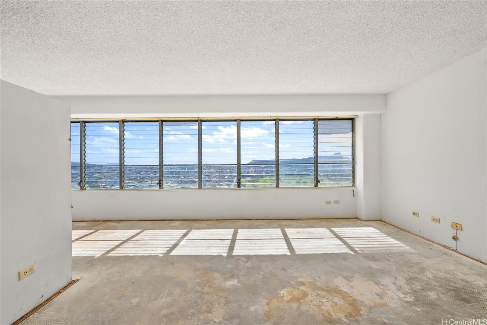 Regency Tower condo # 3402, Honolulu, Hawaii - photo 2 of 25