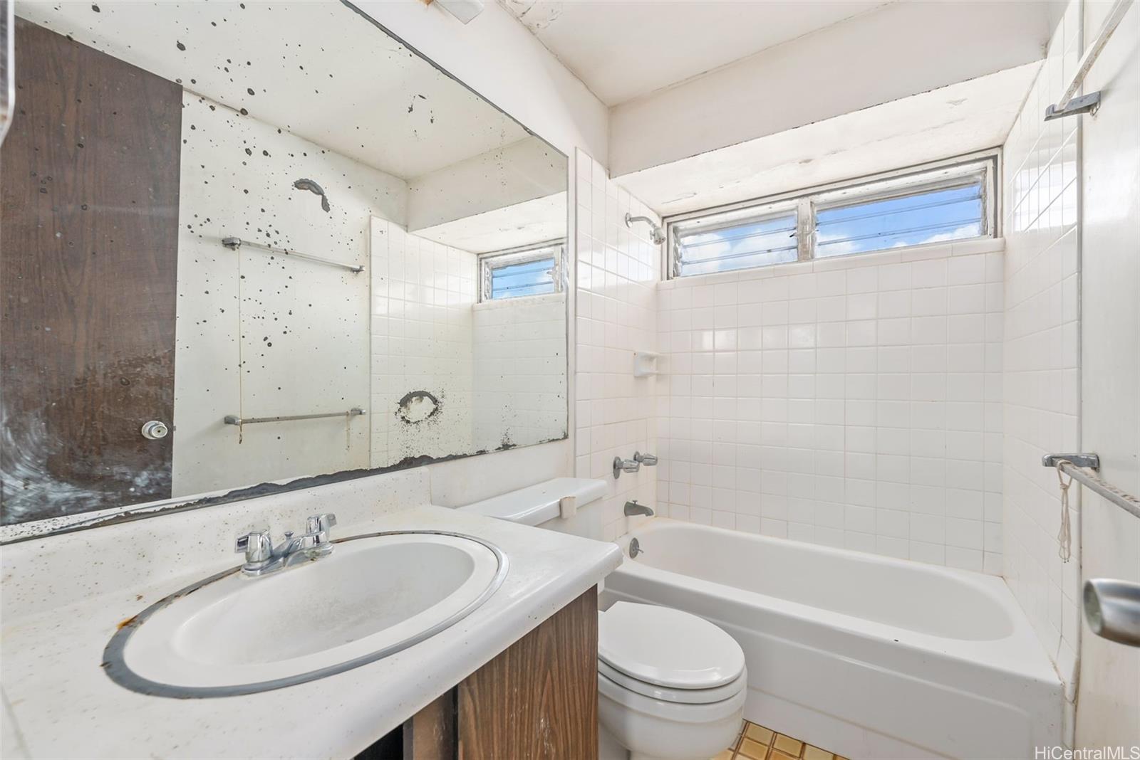 Regency Tower condo # 3402, Honolulu, Hawaii - photo 11 of 25