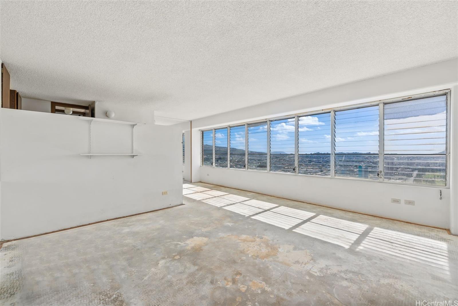 Regency Tower condo # 3402, Honolulu, Hawaii - photo 4 of 25