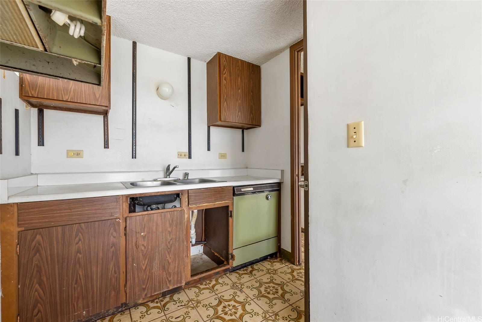 Regency Tower condo # 3402, Honolulu, Hawaii - photo 9 of 25