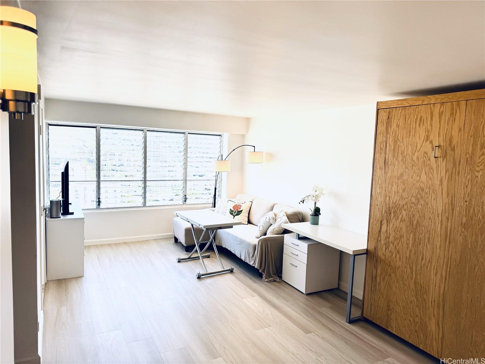 Regency Tower condo # 3404, Honolulu, Hawaii - photo 2 of 8