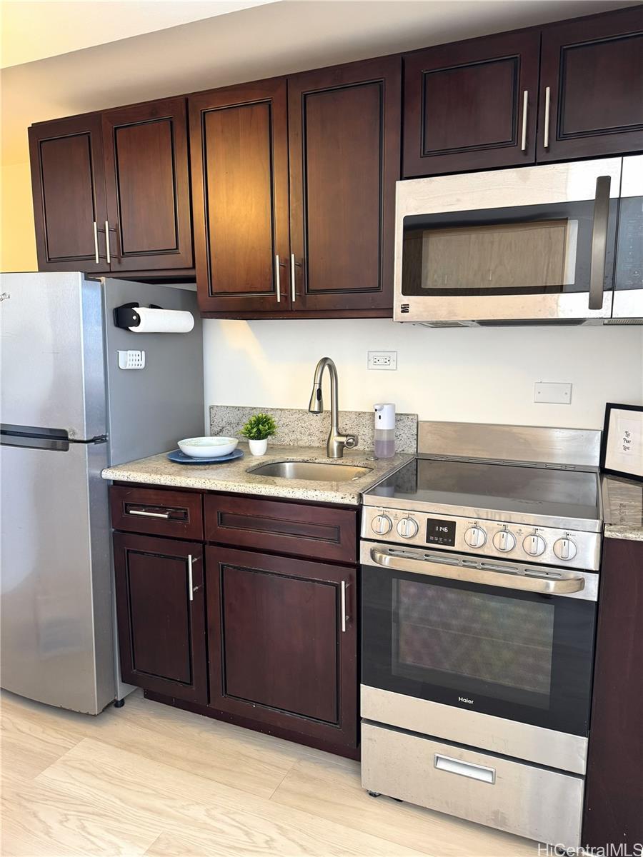 Regency Tower condo # 3404, Honolulu, Hawaii - photo 3 of 8