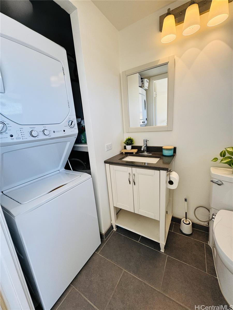 Regency Tower condo # 3404, Honolulu, Hawaii - photo 5 of 8