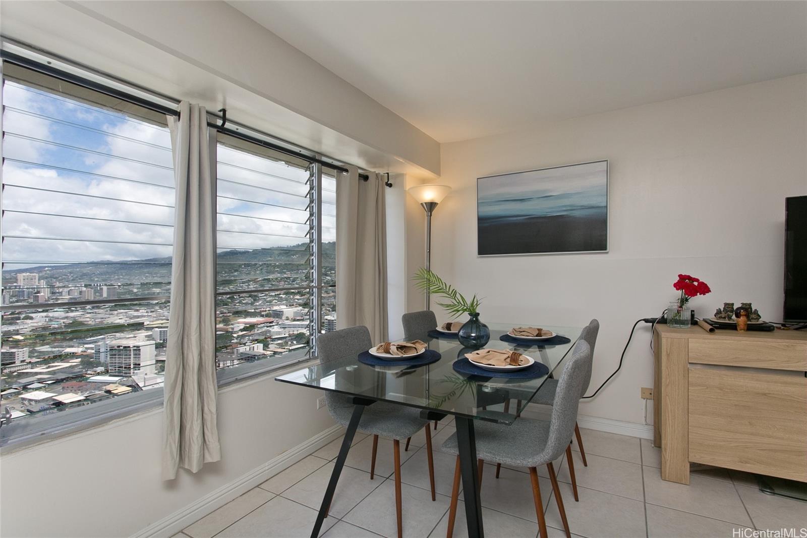 Regency Tower condo # 3706, Honolulu, Hawaii - photo 16 of 21