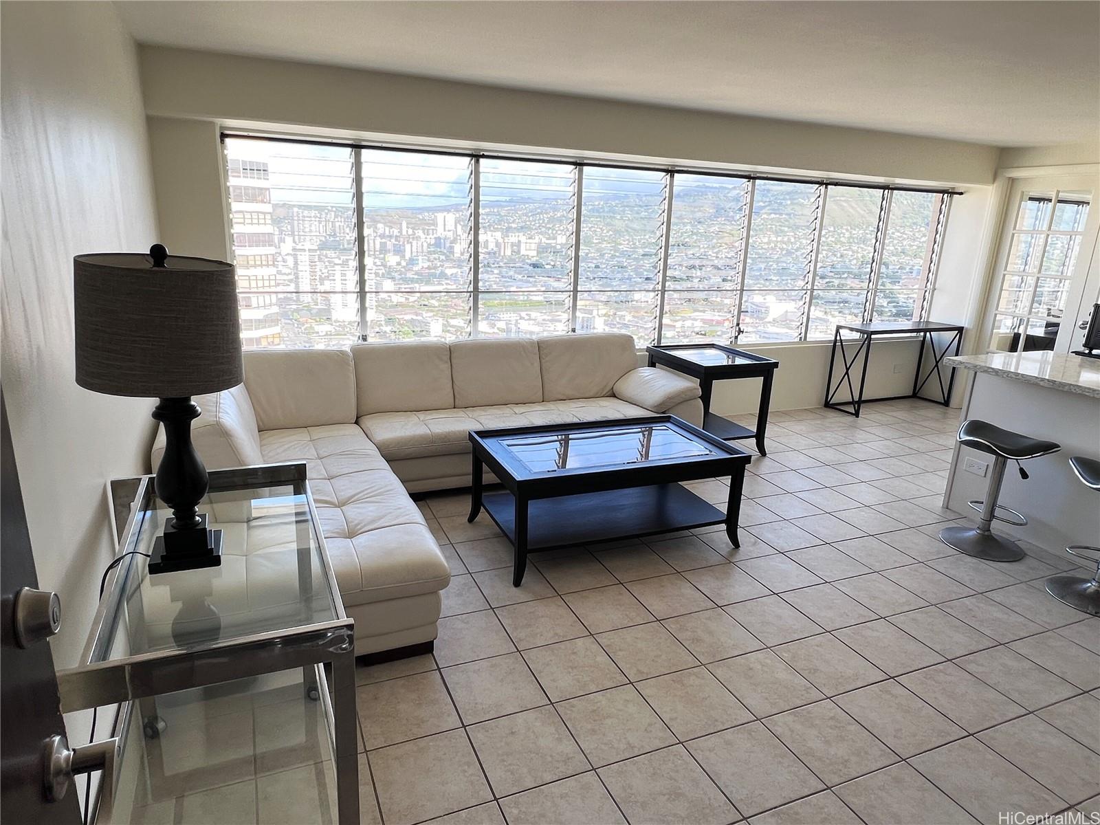 Regency Tower condo # 3905, Honolulu, Hawaii - photo 6 of 16