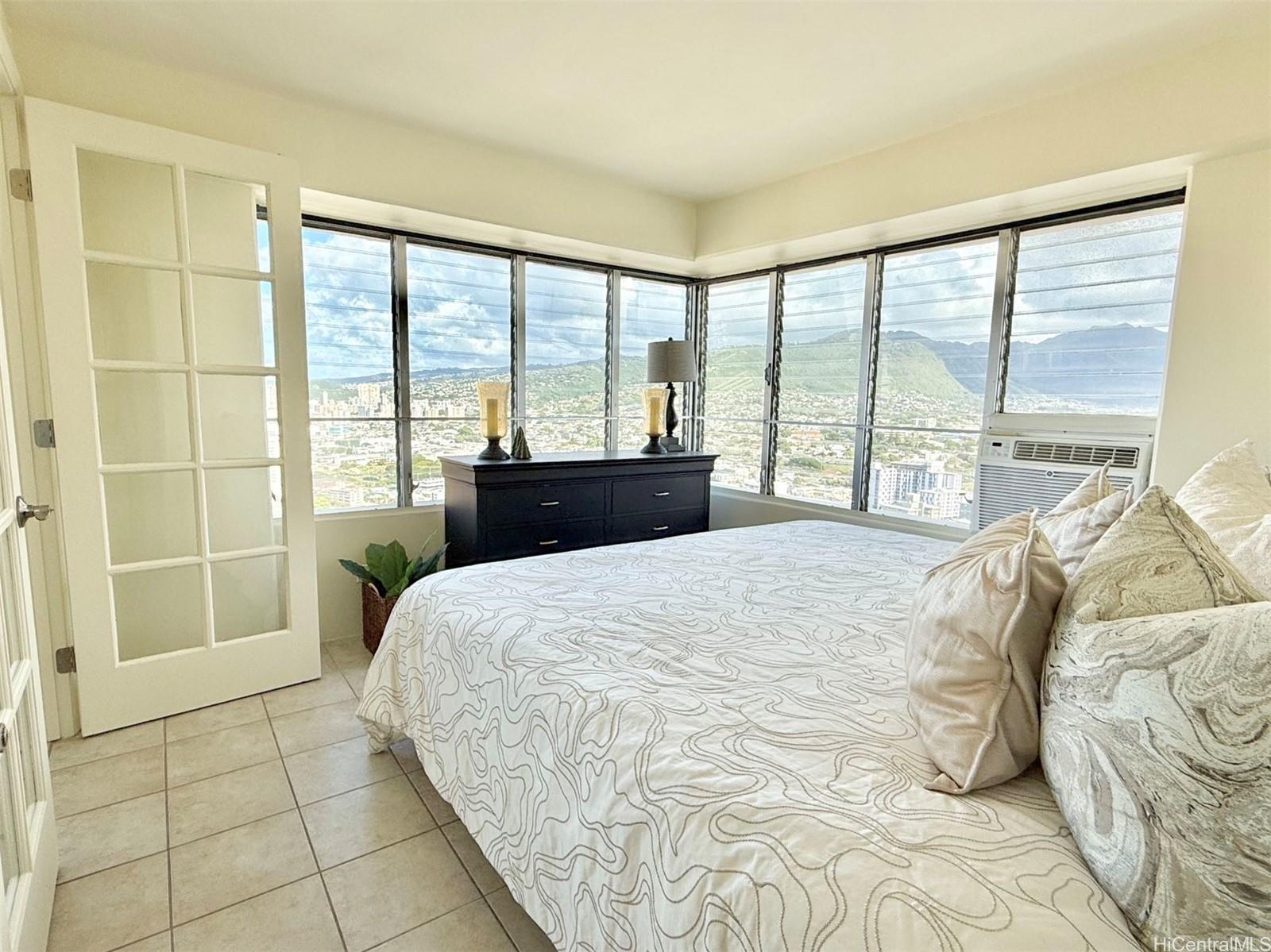 Regency Tower condo # 3905, Honolulu, Hawaii - photo 10 of 25