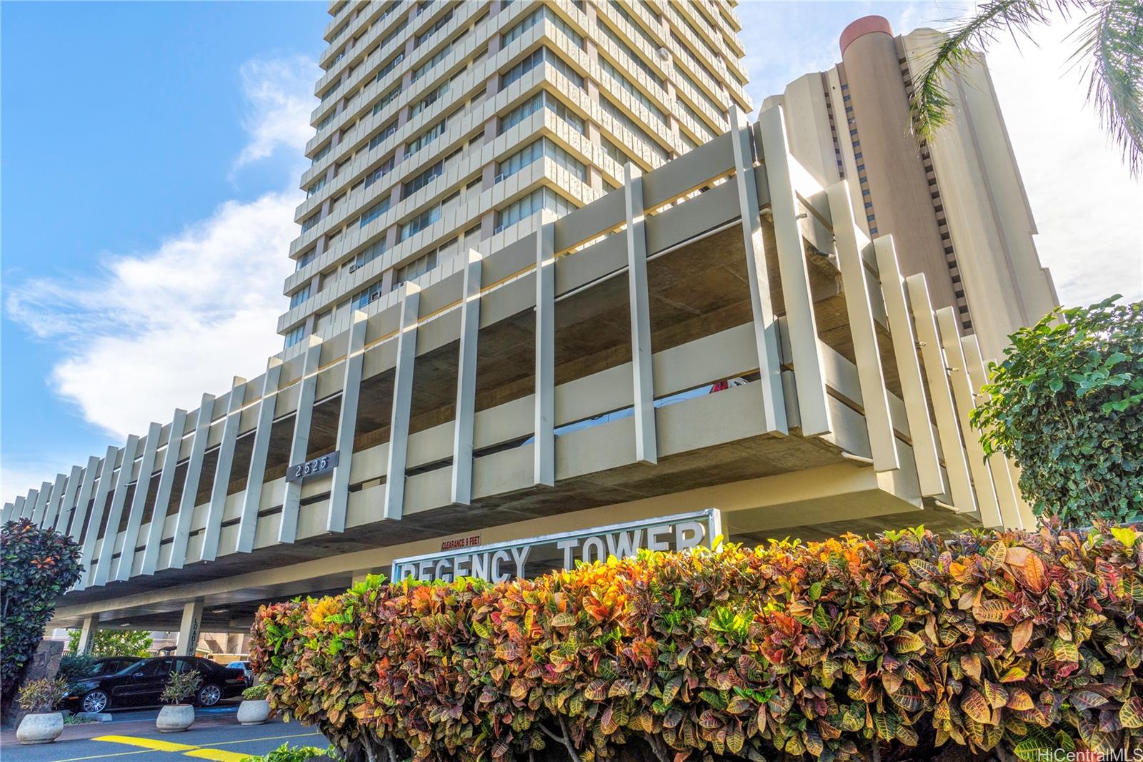 Regency Tower condo # 405, Honolulu, Hawaii - photo 2 of 22