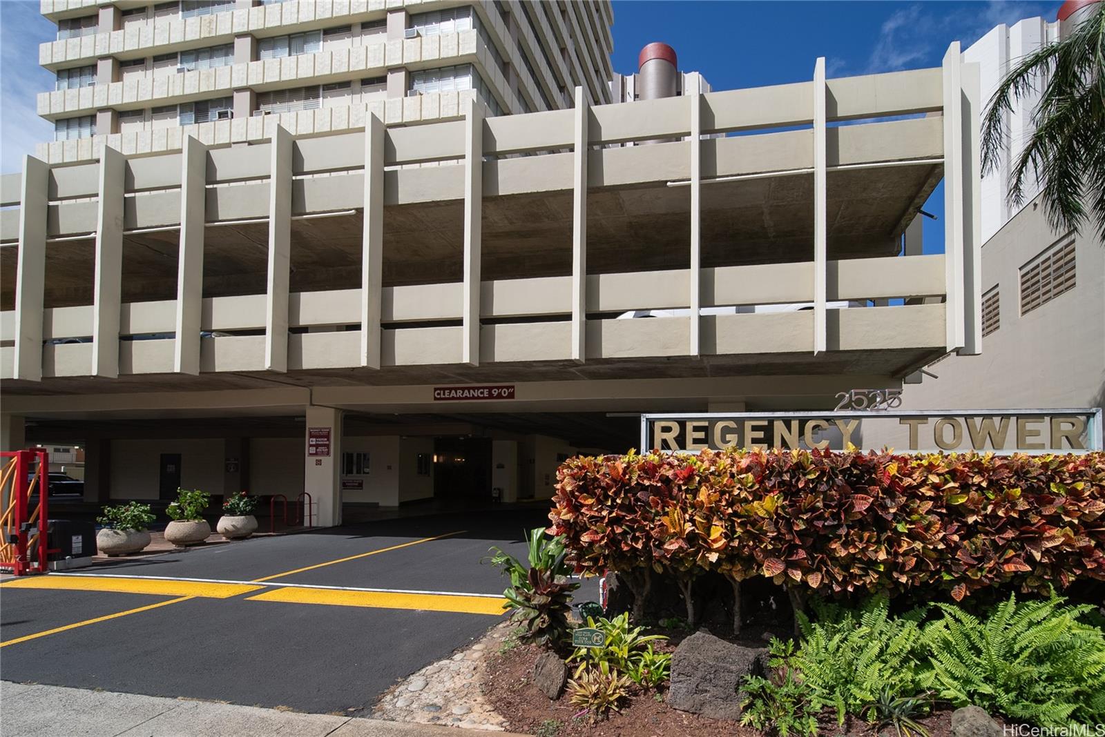 Regency Tower condo # 405, Honolulu, Hawaii - photo 16 of 21