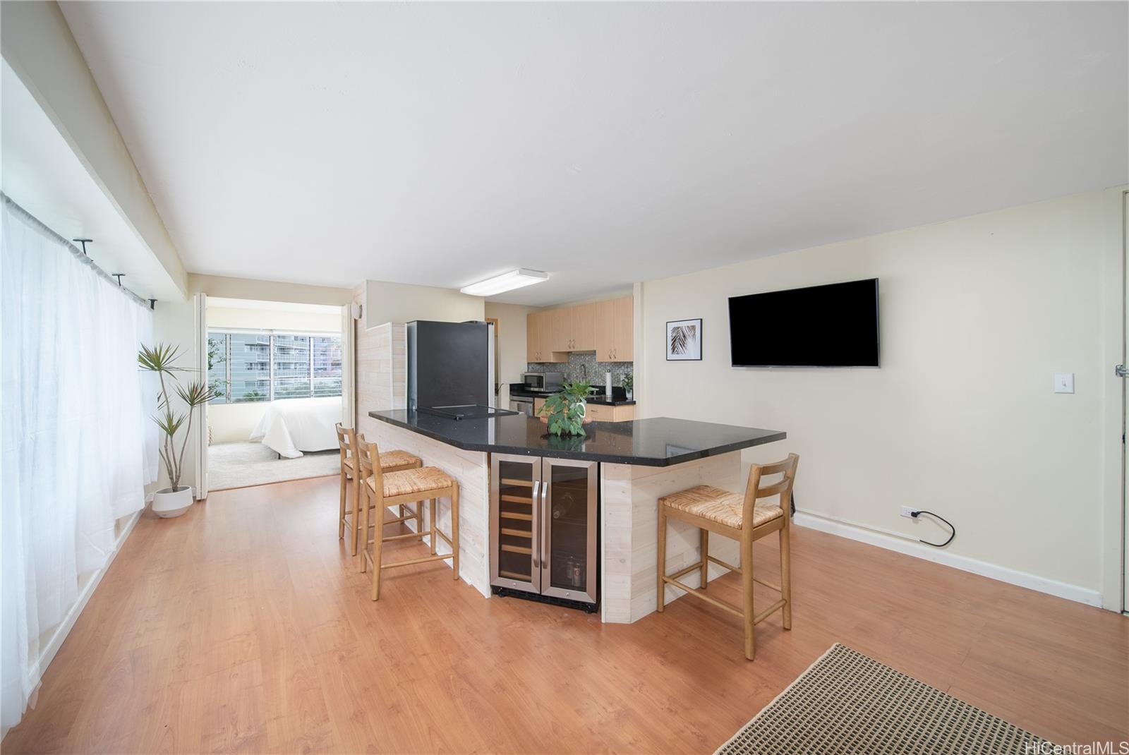 Regency Tower condo # 405, Honolulu, Hawaii - photo 3 of 21