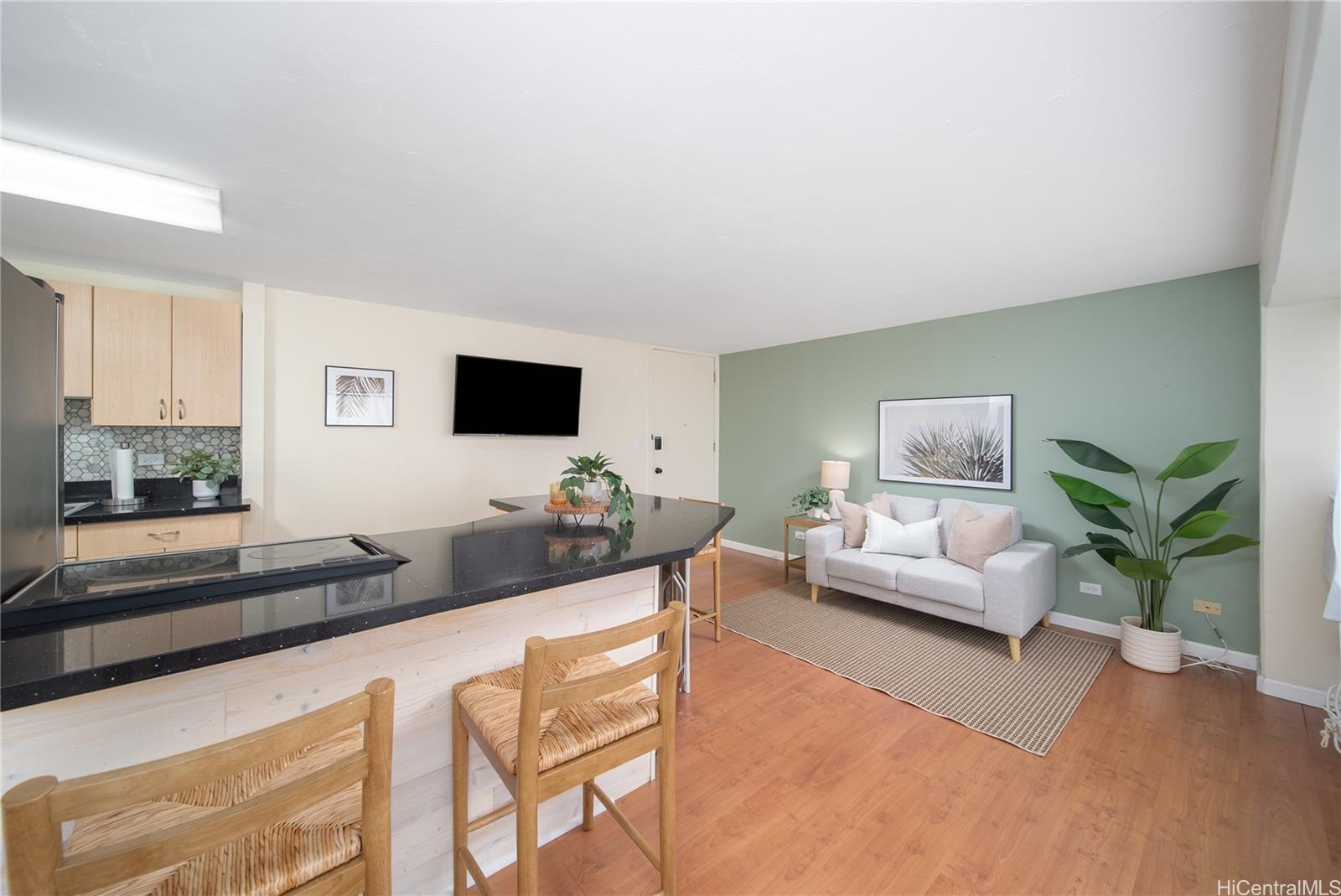 Regency Tower condo # 405, Honolulu, Hawaii - photo 4 of 21