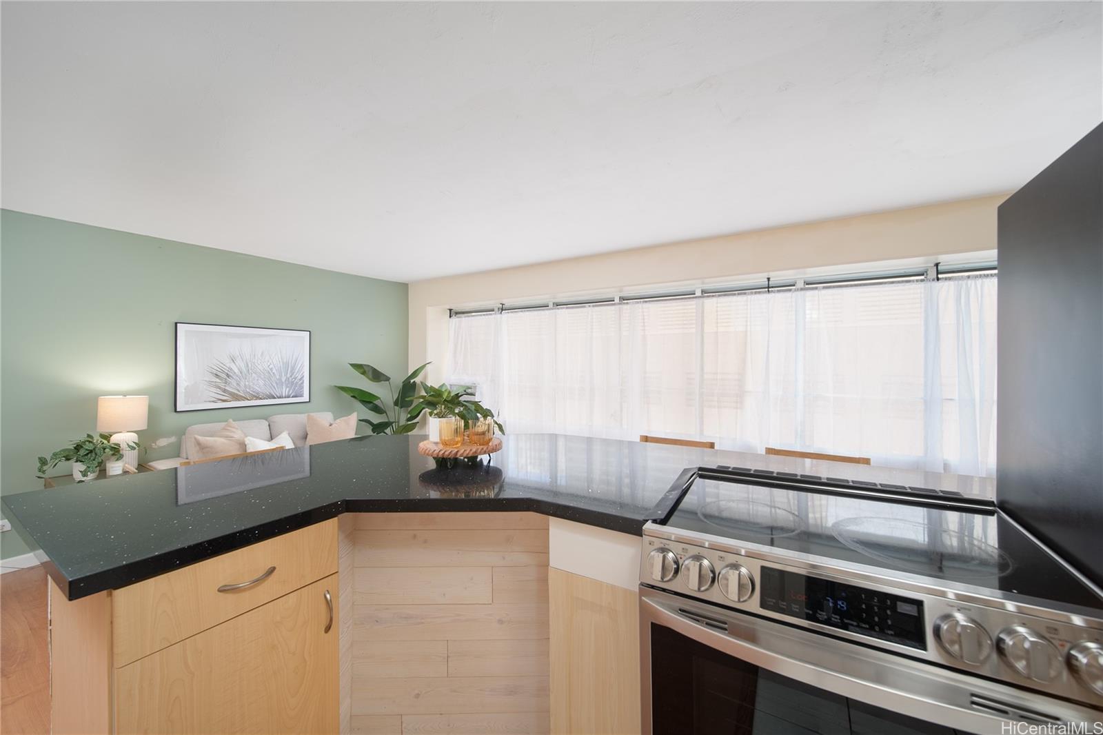 Regency Tower condo # 405, Honolulu, Hawaii - photo 5 of 21