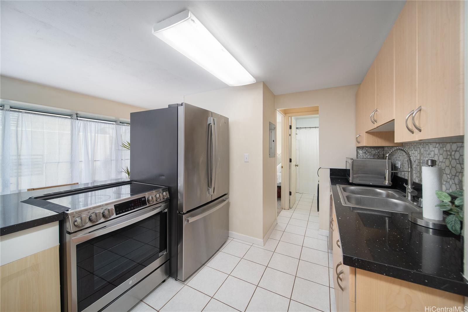 Regency Tower condo # 405, Honolulu, Hawaii - photo 6 of 21