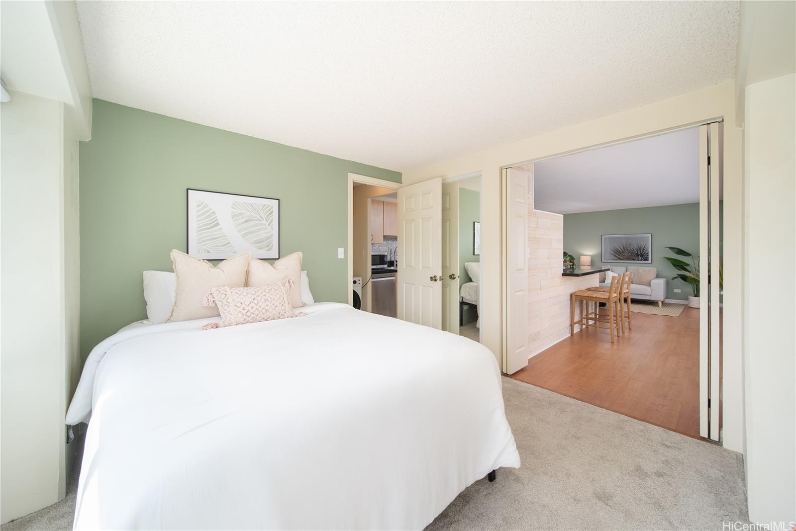 Regency Tower condo # 405, Honolulu, Hawaii - photo 10 of 21