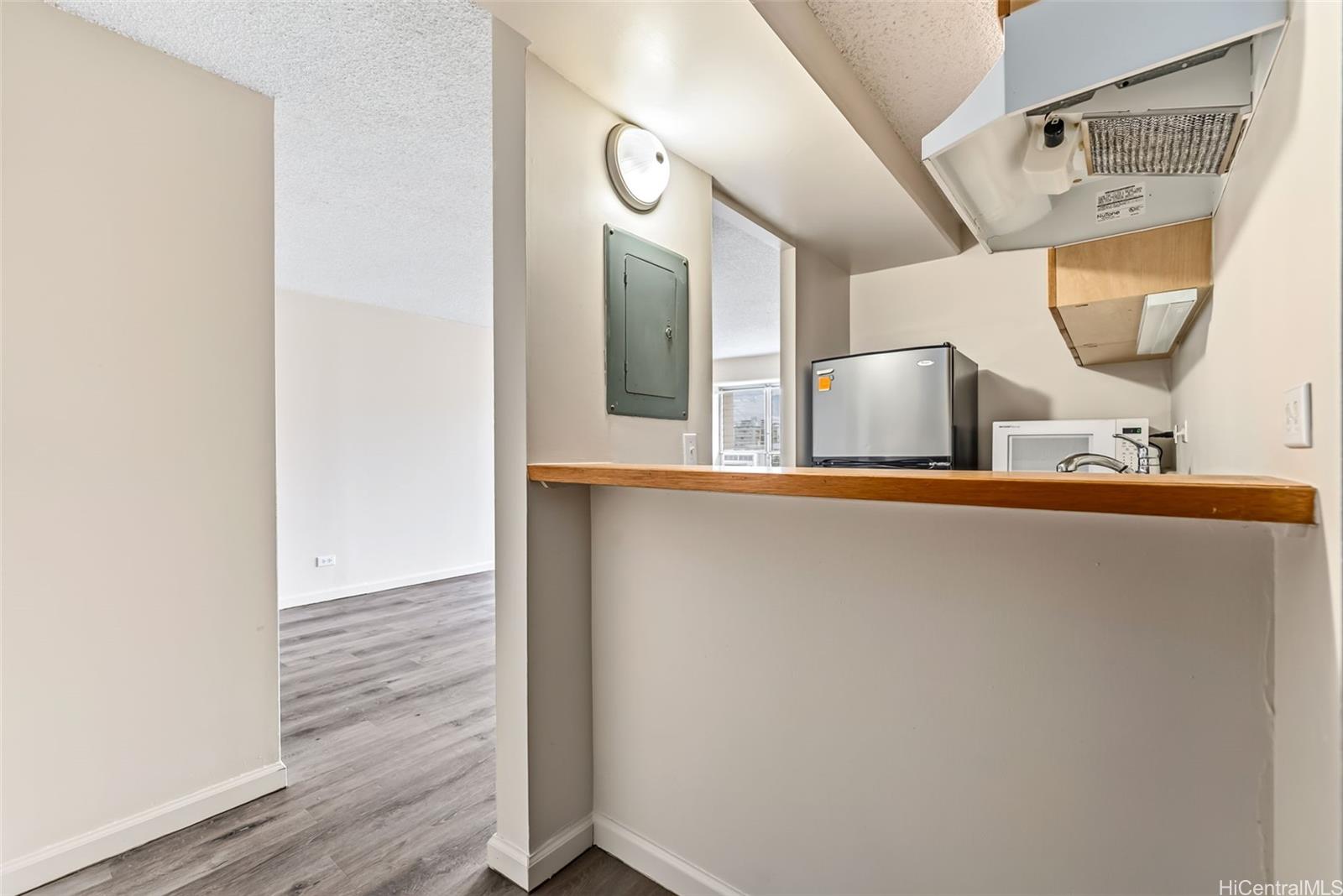 Regency Tower condo # 603, Honolulu, Hawaii - photo 21 of 24