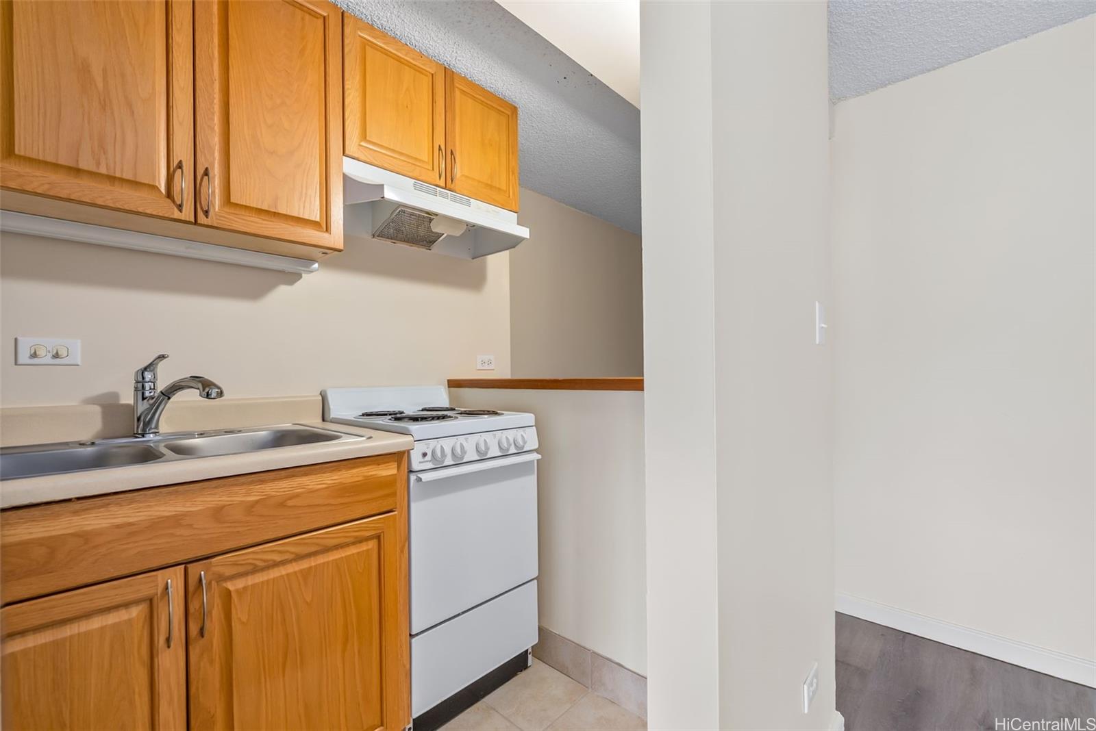 Regency Tower condo # 603, Honolulu, Hawaii - photo 23 of 24