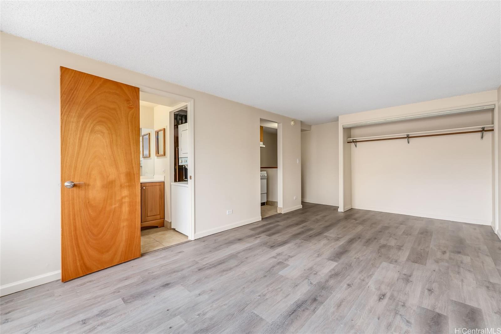 Regency Tower condo # 603, Honolulu, Hawaii - photo 4 of 24