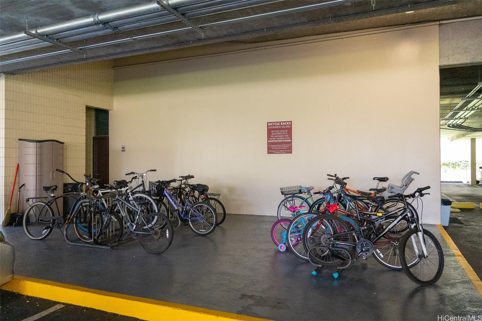 Regency Tower condo # 605, Honolulu, Hawaii - photo 13 of 15