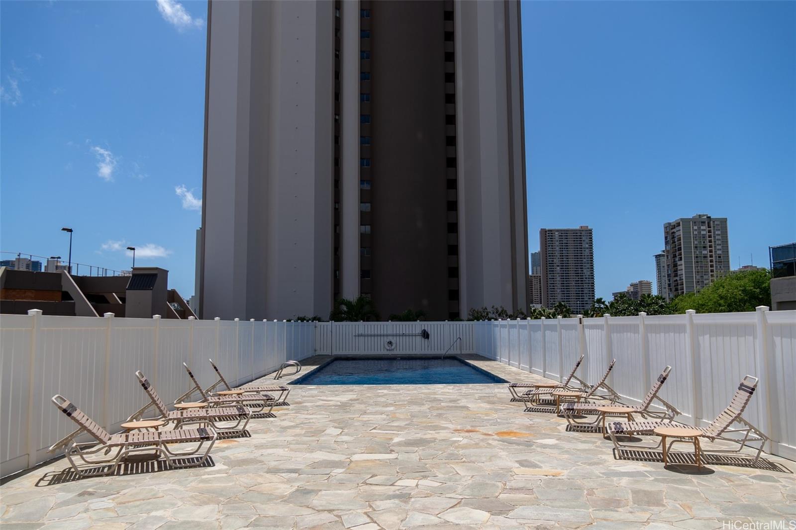 Regency Tower condo # 605, Honolulu, Hawaii - photo 8 of 15