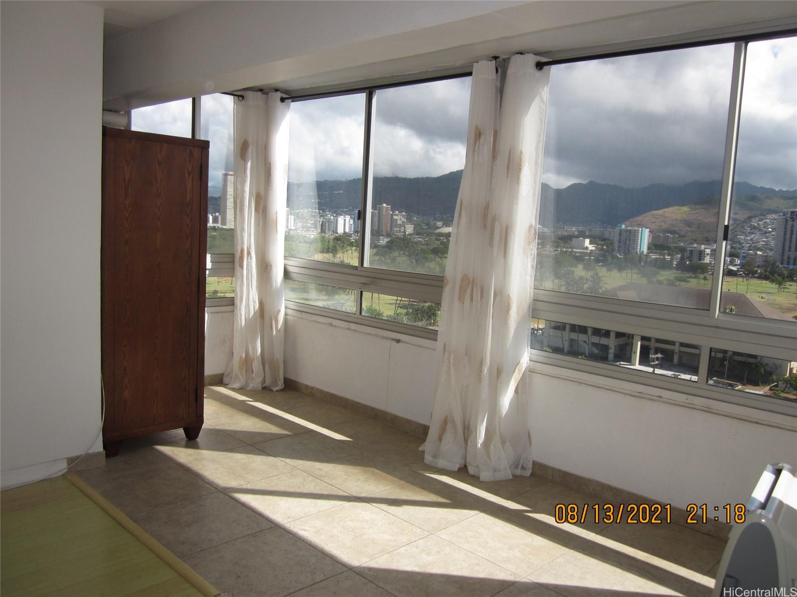 2533 Ala Wai Blvd Honolulu - Rental - photo 3 of 12