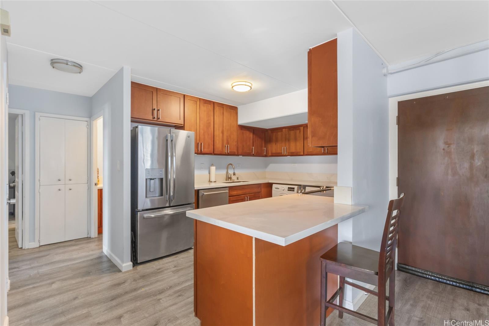 Kealani condo # 201, Honolulu, Hawaii - photo 5 of 24