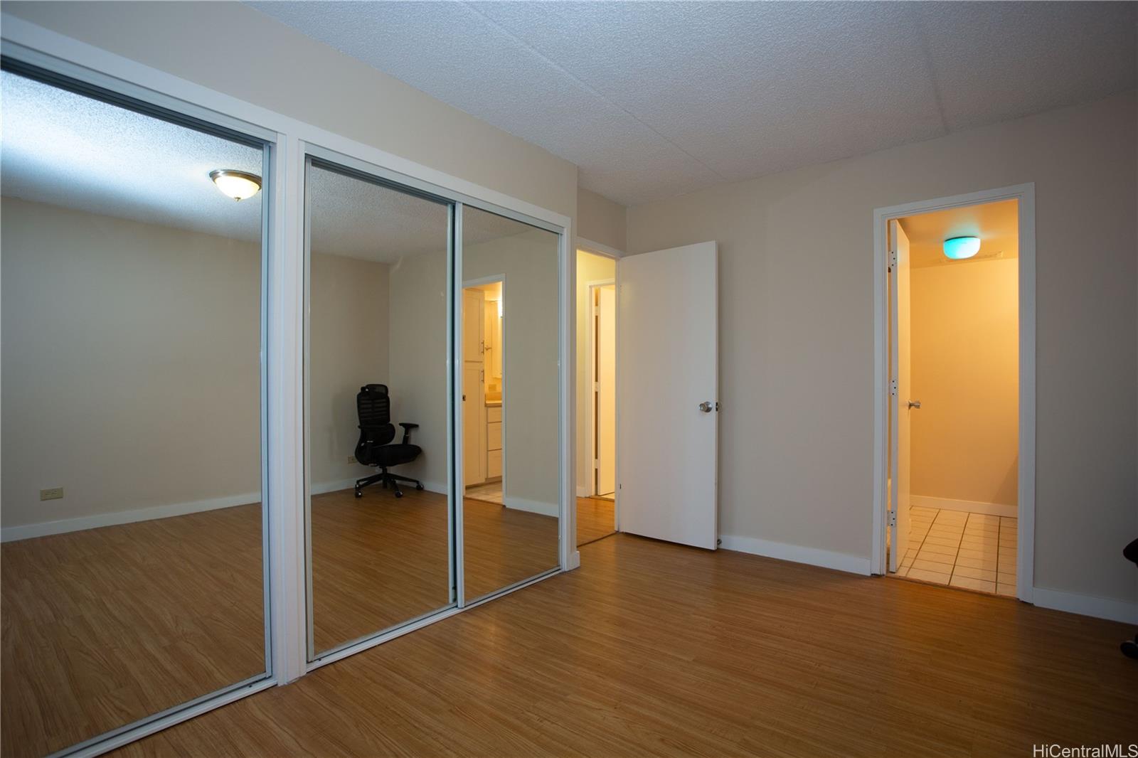 2533 Ala Wai Blvd Honolulu - Rental - photo 11 of 18