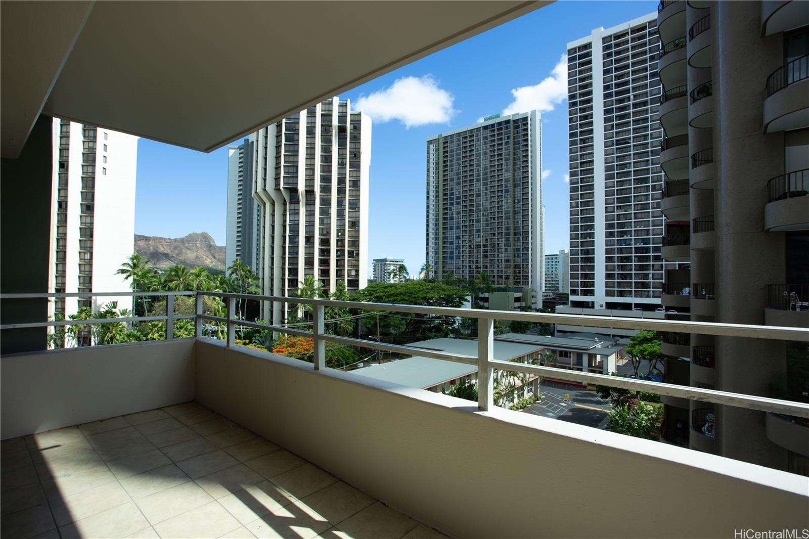 2533 Ala Wai Blvd Honolulu - Rental - photo 15 of 18