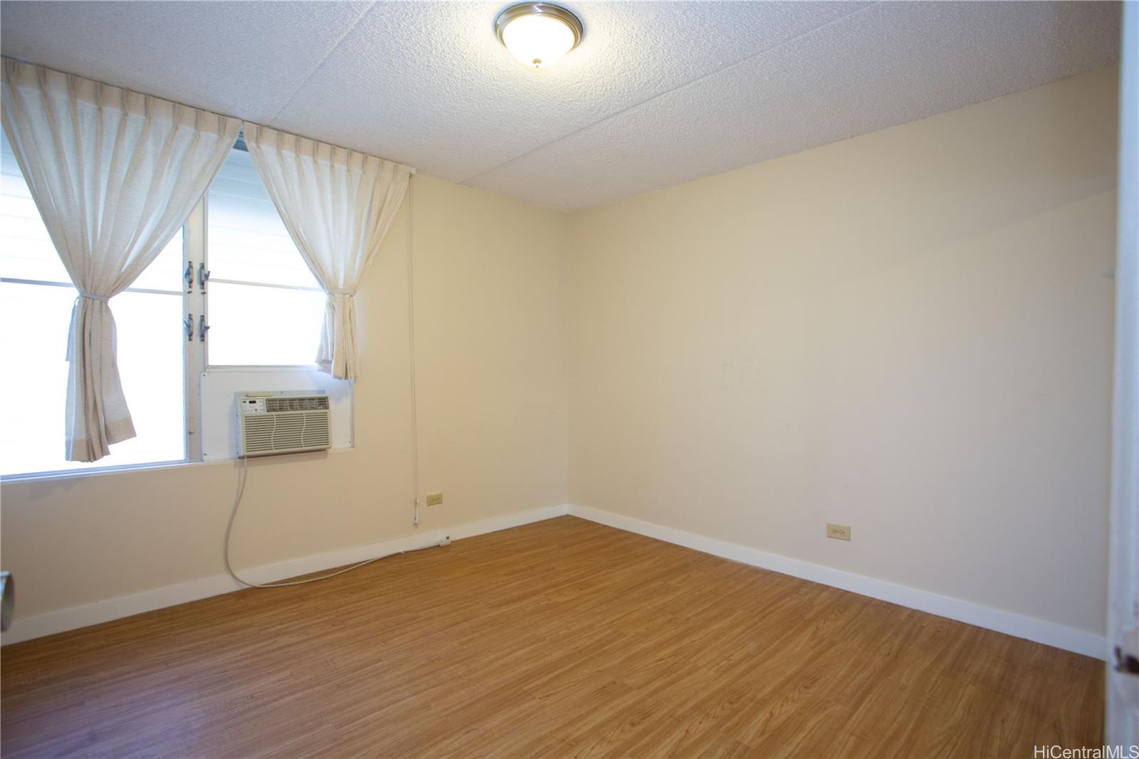 2533 Ala Wai Blvd Honolulu - Rental - photo 4 of 18