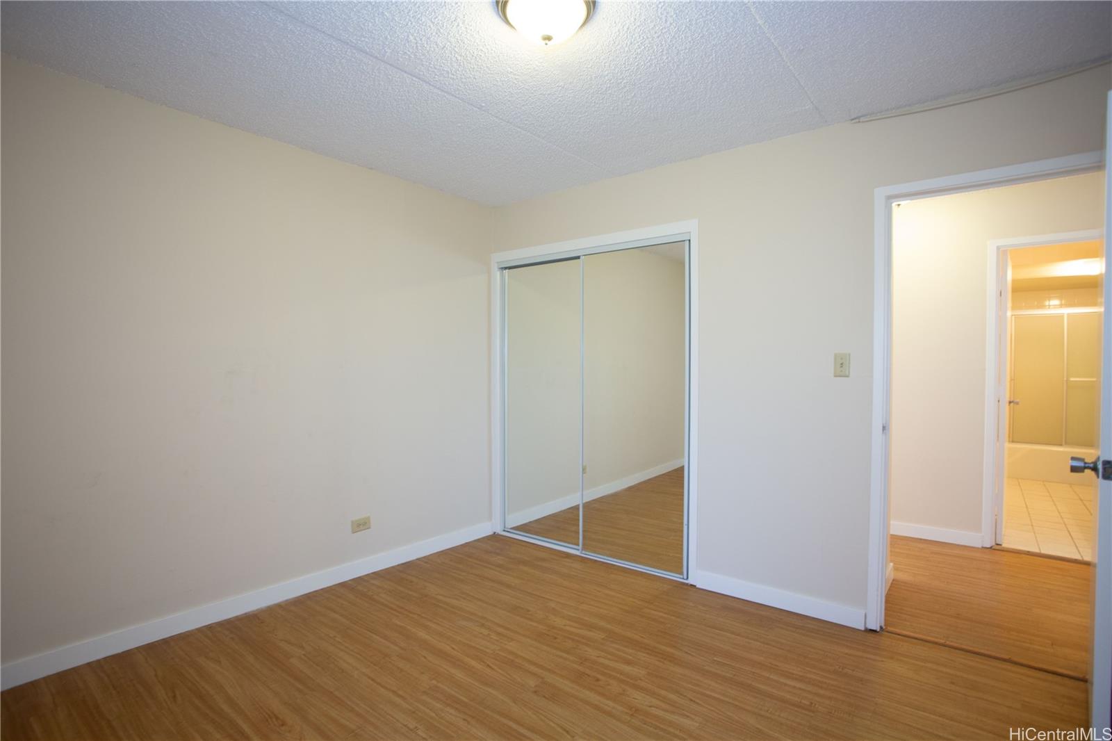 2533 Ala Wai Blvd Honolulu - Rental - photo 5 of 18